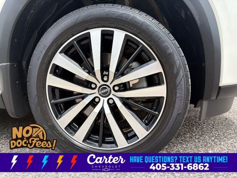 Used 2023 Nissan Pathfinder Platinum w/ Black Appearance Package FWD image 18