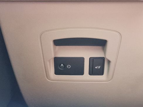 Certified 2021 Land Rover Range Rover Velar S image 23