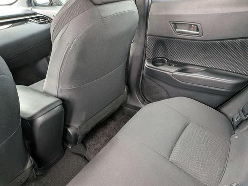 Used 2018 Toyota C-HR XLE FWD image 35