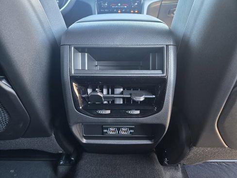 New 2025 Jeep Grand Cherokee Laredo image 30