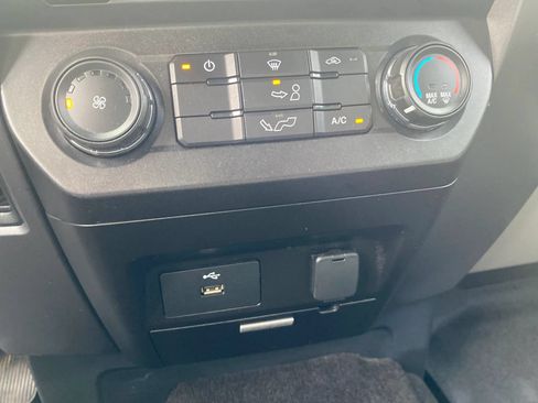 Used 2016 Ford F150 XLT RWD image 21