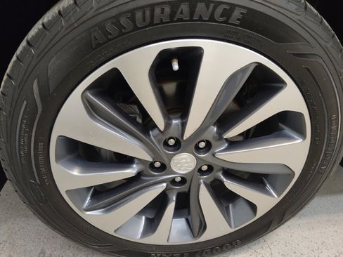 Used 2018 Buick Encore Essence AWD/4WD image 31