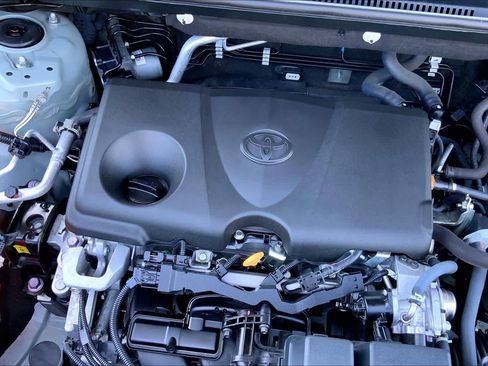 Used 2022 Toyota RAV4 XLE Premium FWD image 32