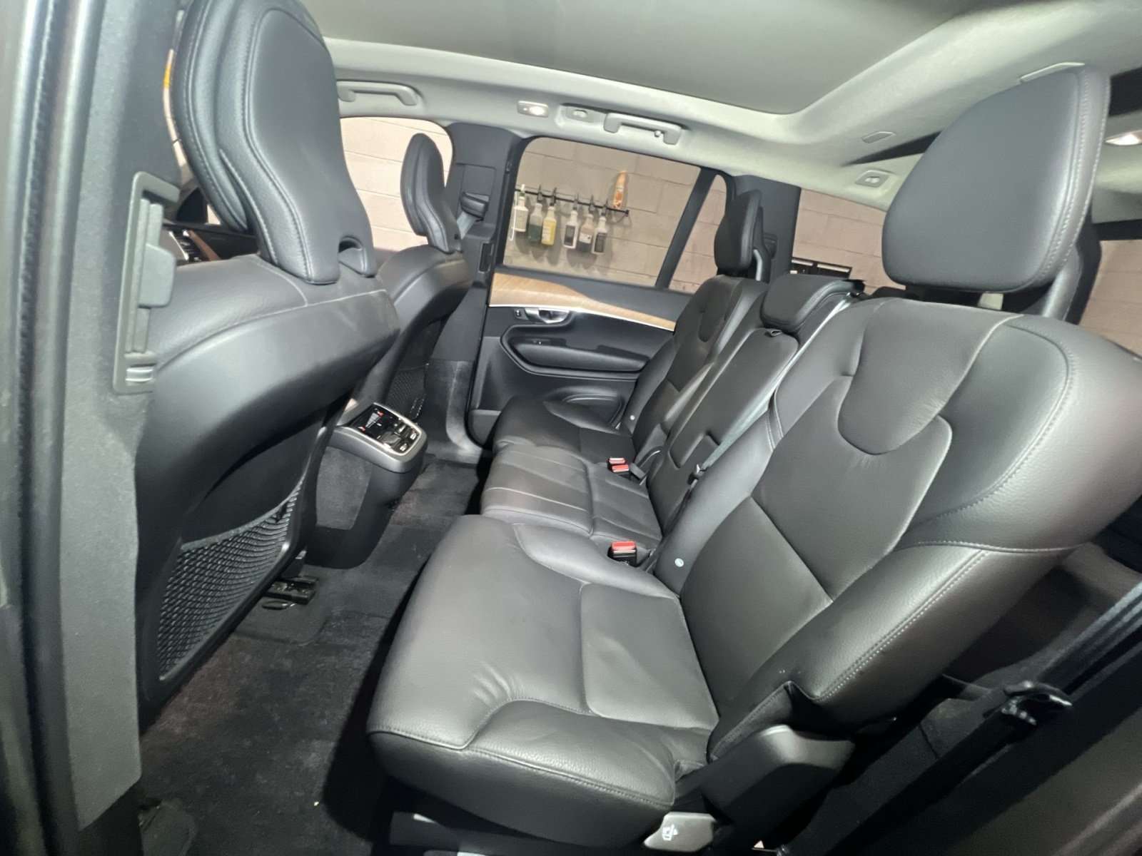 Used 2023 Volvo XC90 B6 Plus AWD/4WD image 25