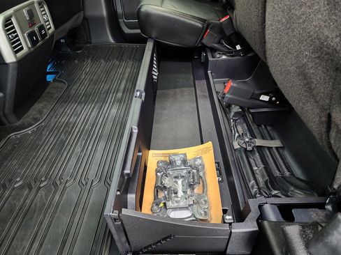 Used 2017 Ford F350 Lariat w/ Lariat Ultimate Package image 39