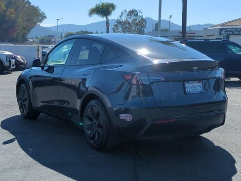 Used 2025 Tesla Model Y Long Range RWD image 5