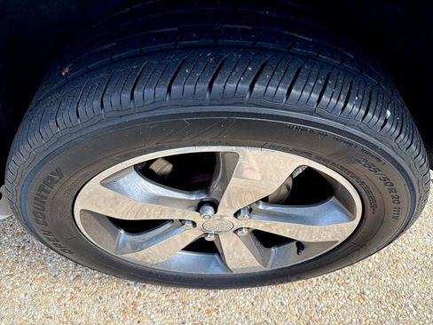 Used 2015 Jeep Grand Cherokee Overland w/ Advanced Technology Group image 43