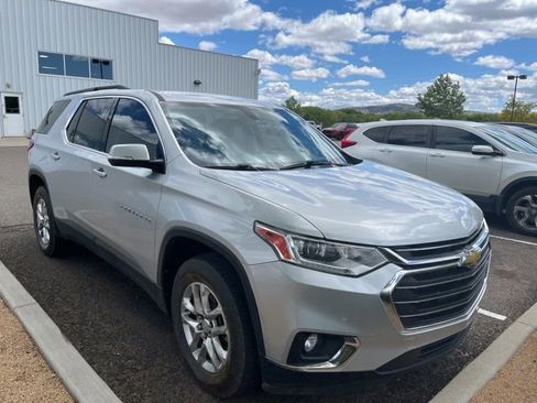 Used 2020 Chevrolet Traverse LT image 8