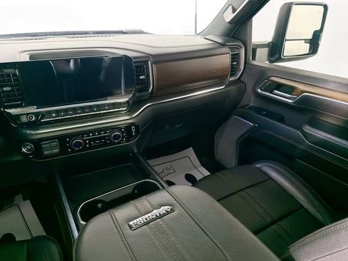 Used 2024 Chevrolet Silverado 3500 High Country w/ Technology Package image 23