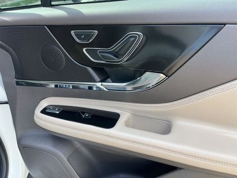 Certified 2024 Lincoln Corsair FWD image 23