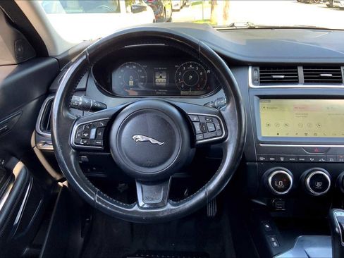 Used 2018 Jaguar E-PACE SE image 9