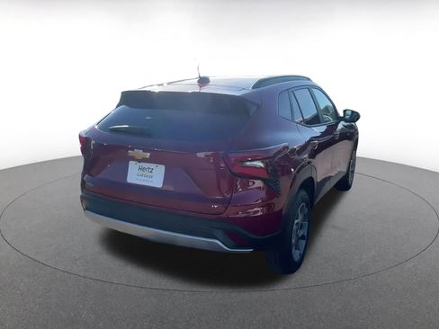 Used 2025 Chevrolet Trax LT image 14