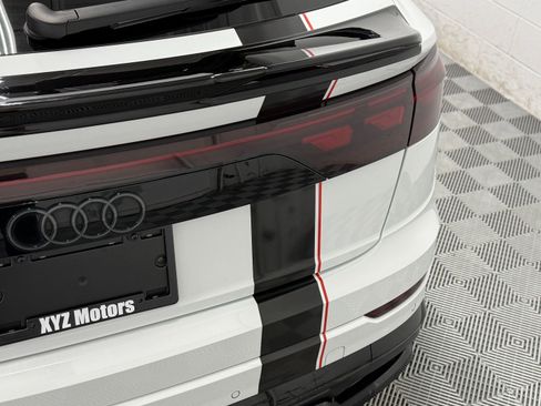 Used 2024 Audi SQ8 Prestige w/ Prestige Package AWD/4WD image 17