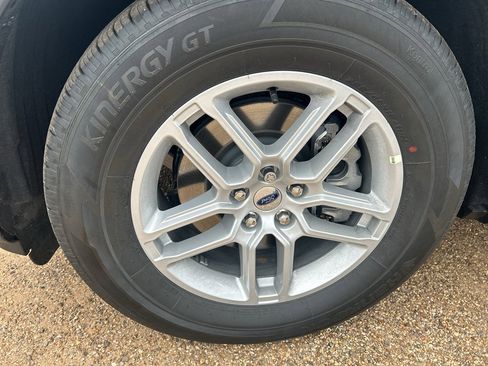 New 2026 Ford Explorer Active RWD image 10