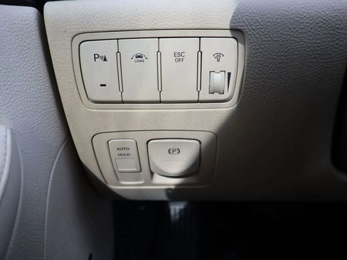 Used 2012 Hyundai Genesis 3.8 w/ Premium Pkg image 26