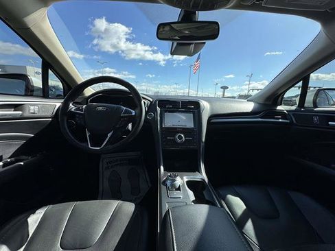 Used 2019 Ford Fusion Titanium image 14
