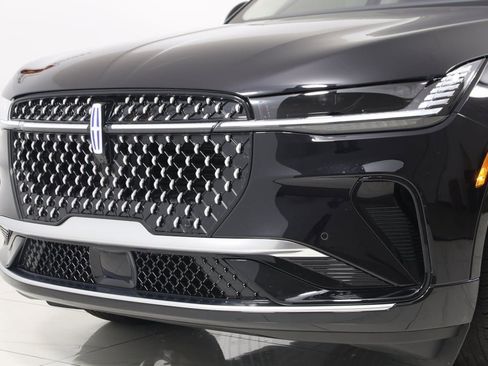 Used 2025 Lincoln Nautilus Reserve image 69