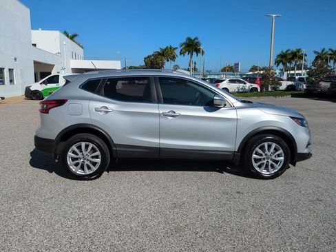 Used 2020 Nissan Rogue Sport SV image 4