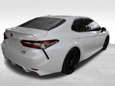 Used 2021 Toyota Camry XSE FWD image 18