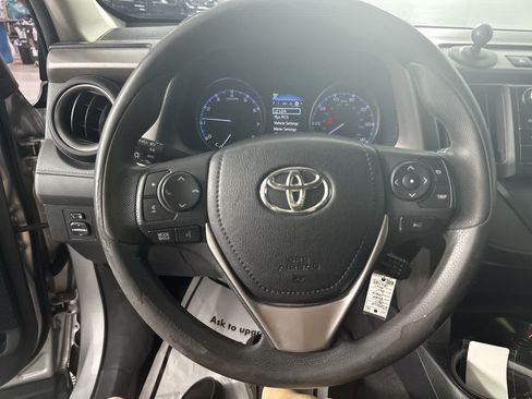 Used 2017 Toyota RAV4 LE FWD image 13