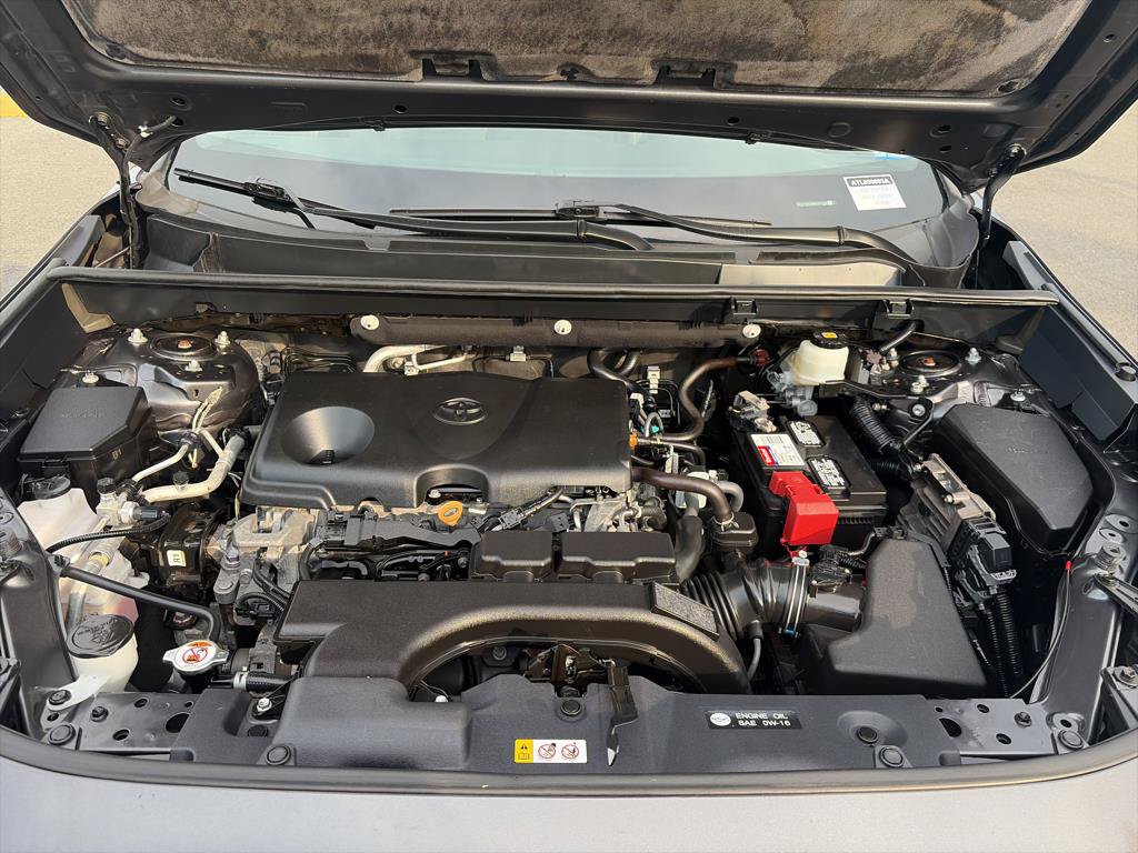 Used 2021 Toyota RAV4 XLE AWD/4WD image 28