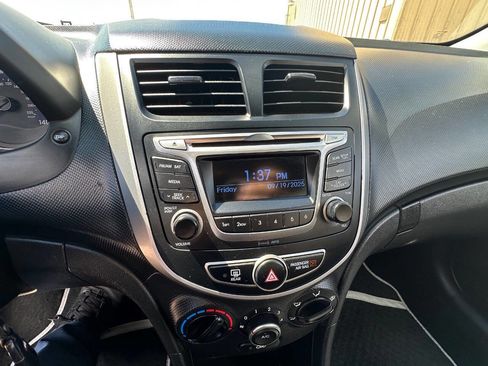 Used 2017 Hyundai Accent SE image 13