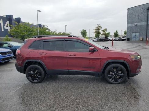 Used 2021 Jeep Cherokee Latitude Plus FWD image 2