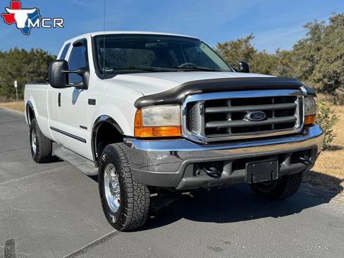 Used 2000 Ford F250 Lariat image 4