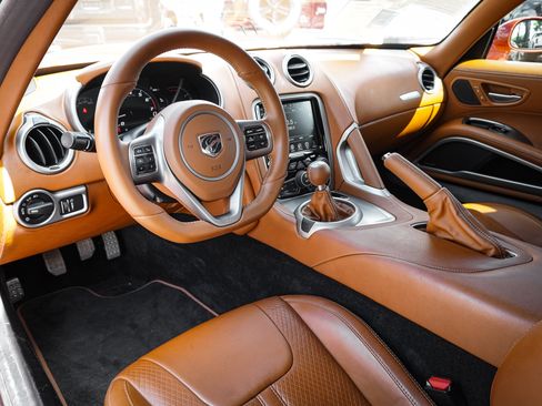 Used 2013 SRT Viper GTS w/ GTS Laguna Interior Pkg RWD image 18