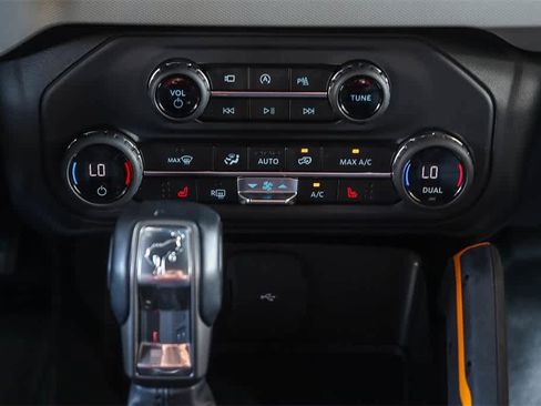 Used 2021 Ford Bronco Badlands image 14