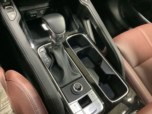 Certified 2024 Kia Telluride SX w/ Towing Package image 17