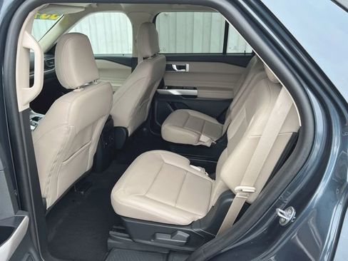 Used 2023 Ford Explorer XLT w/ Equipment Group 202A image 13