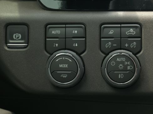 Used 2026 Chevrolet Silverado 1500 LTZ w/ LTZ Premium Package AWD/4WD image 22