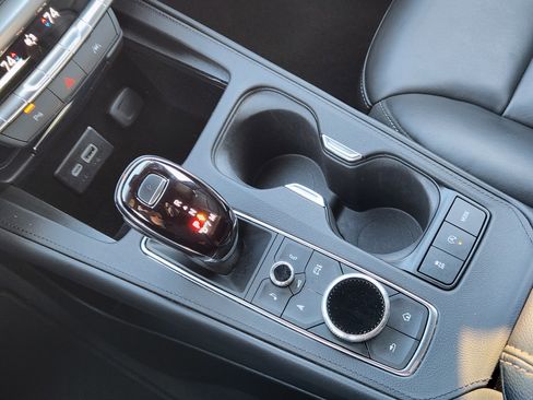 Certified 2024 Cadillac XT4 Premium Luxury image 20