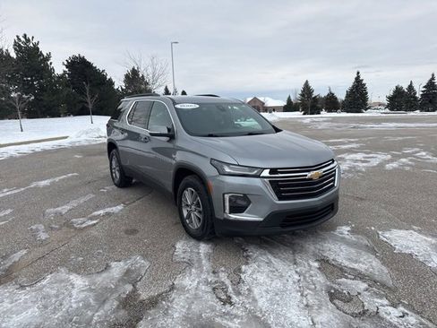 Certified 2023 Chevrolet Traverse LT image 3