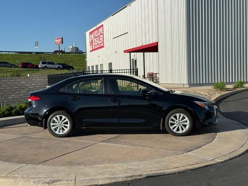 Certified 2025 Toyota Corolla LE w/ LE Premium Package image 2
