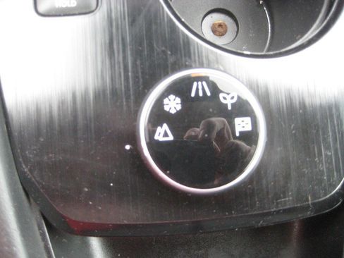 Used 2021 Nissan Rogue S AWD/4WD image 17
