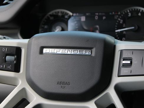 Used 2023 Land Rover Defender 110 SE AWD/4WD image 9