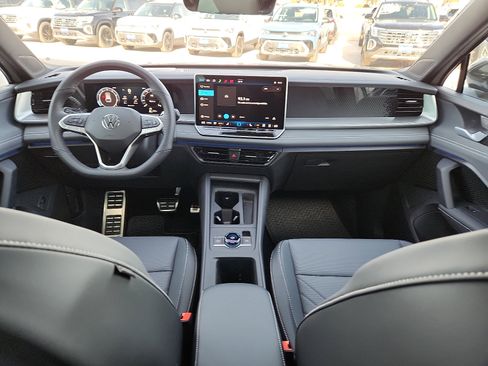 New 2026 Volkswagen Tiguan SE R-Line image 11