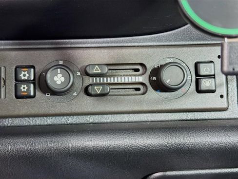 Used 1995 Porsche 911 Carrera image 15