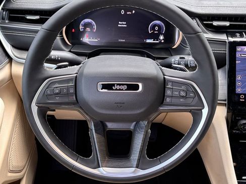 New 2025 Jeep Grand Cherokee L Limited RWD image 6