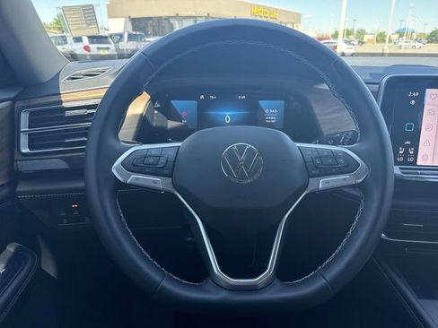 Used 2026 Volkswagen Atlas SE AWD/4WD image 14