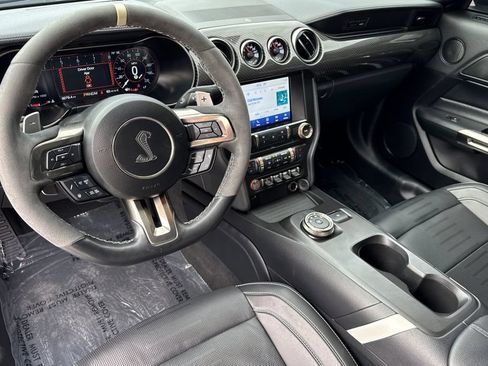 Used 2022 Ford Mustang Shelby GT500 w/ Technology Package RWD image 4