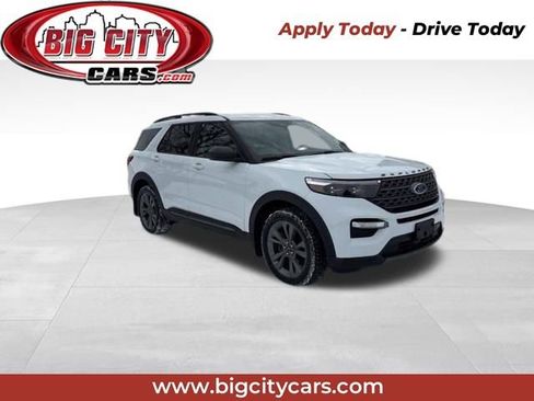 Used 2021 Ford Explorer XLT w/ XLT Sport Appearance Package image 1