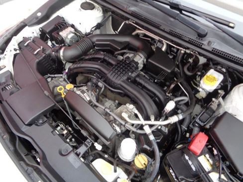 Used 2018 Subaru Impreza 2.0i image 3