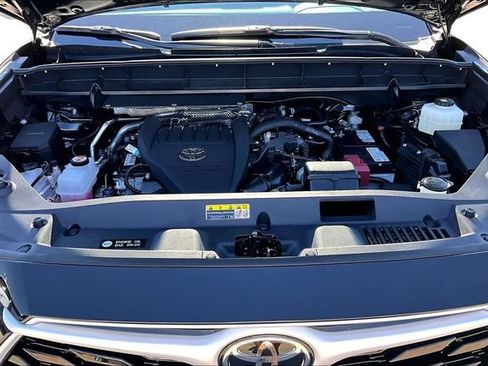 Used 2026 Toyota Highlander XLE AWD/4WD image 9
