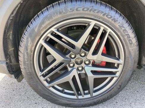 Used 2025 Ford Explorer ST-Line w/ Premium Package image 14