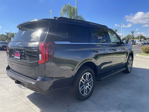 New 2025 Ford Expedition Active image 5