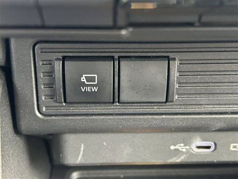 Used 2024 Toyota Land Cruiser image 32