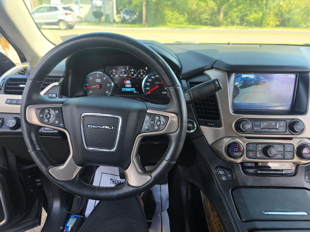 Used 2017 GMC Yukon Denali w/ Open Road Package AWD/4WD image 7